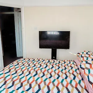 Homestay Exclusive 26, Ilford