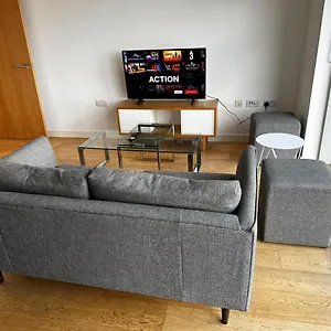 Apartment Lovely One Bedroom In Town, Ilford