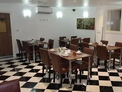 Lucky 8 Hotel Ίλφορντ Ηνωμένο Βασίλειο
