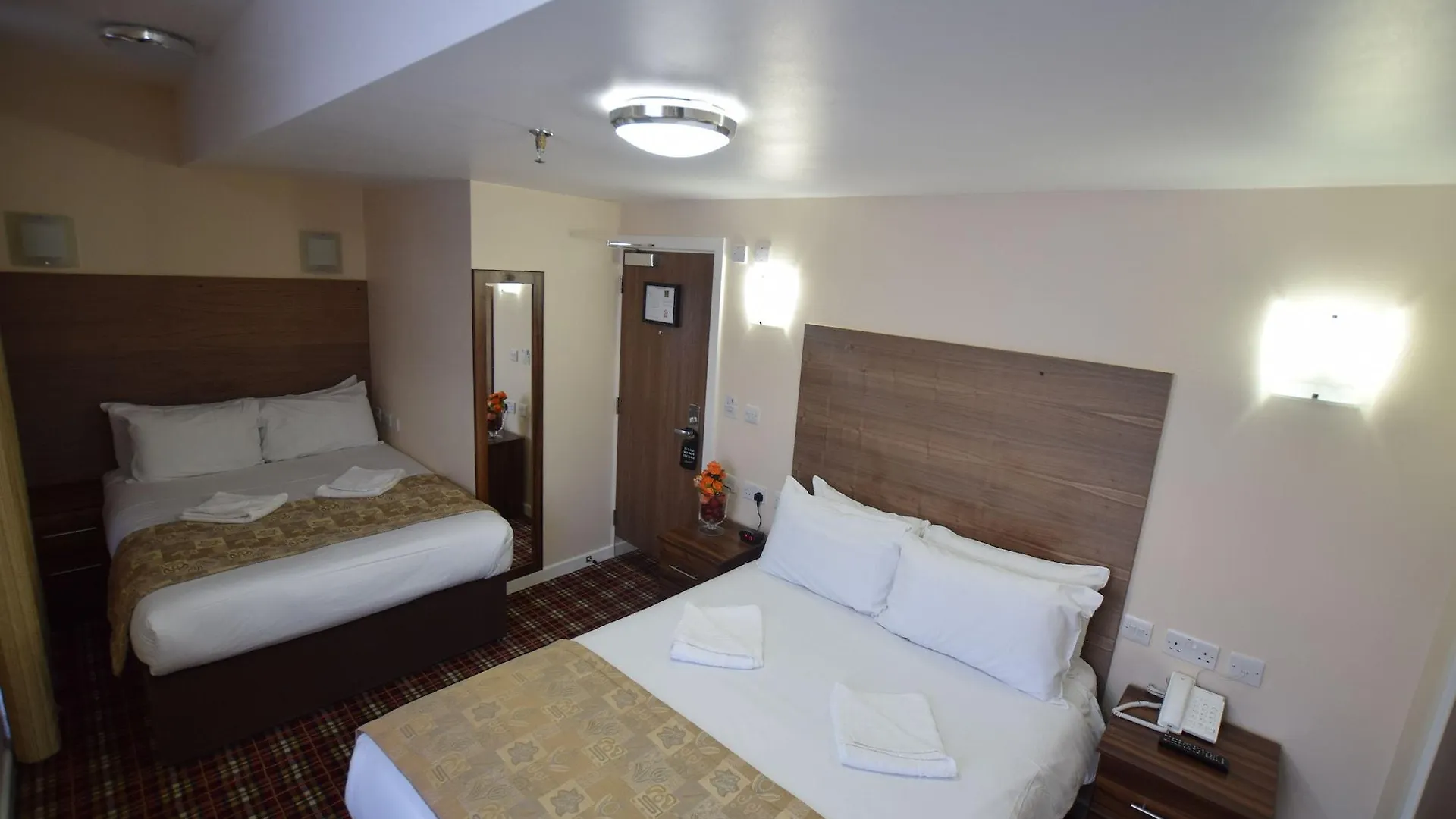 Lucky 8 Hotel Ilford