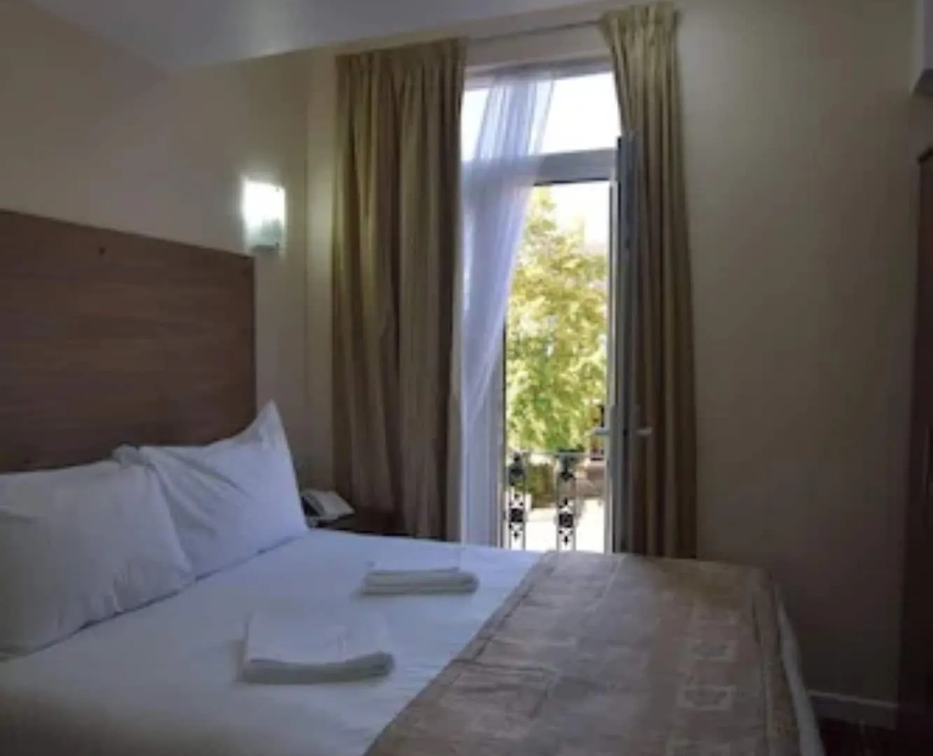 Lucky 8 Hotel Ilford