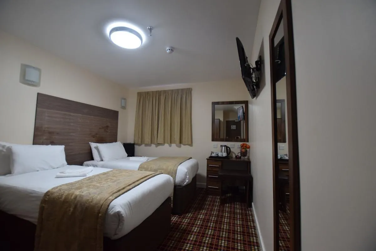 Lucky 8 Hotel Ilford