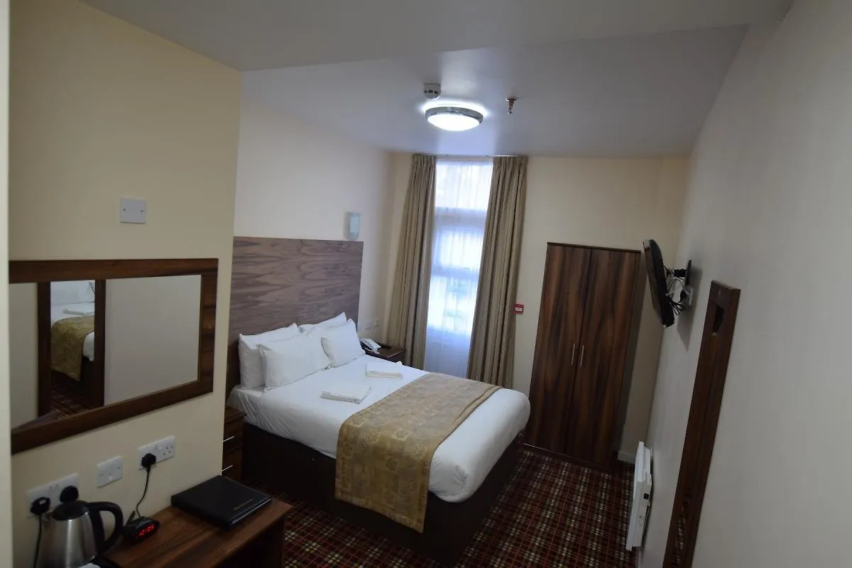 Lucky 8 Hotel Ilford