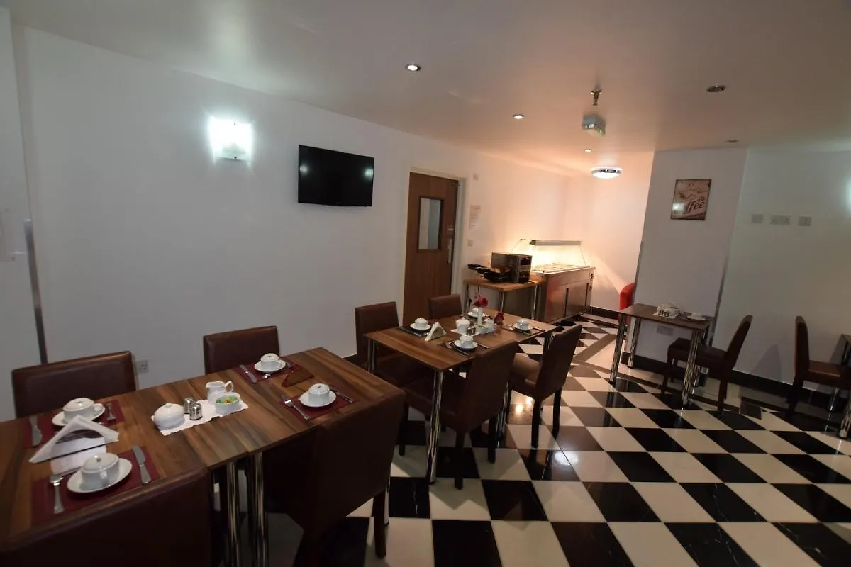 Lucky 8 Hotel Ilford