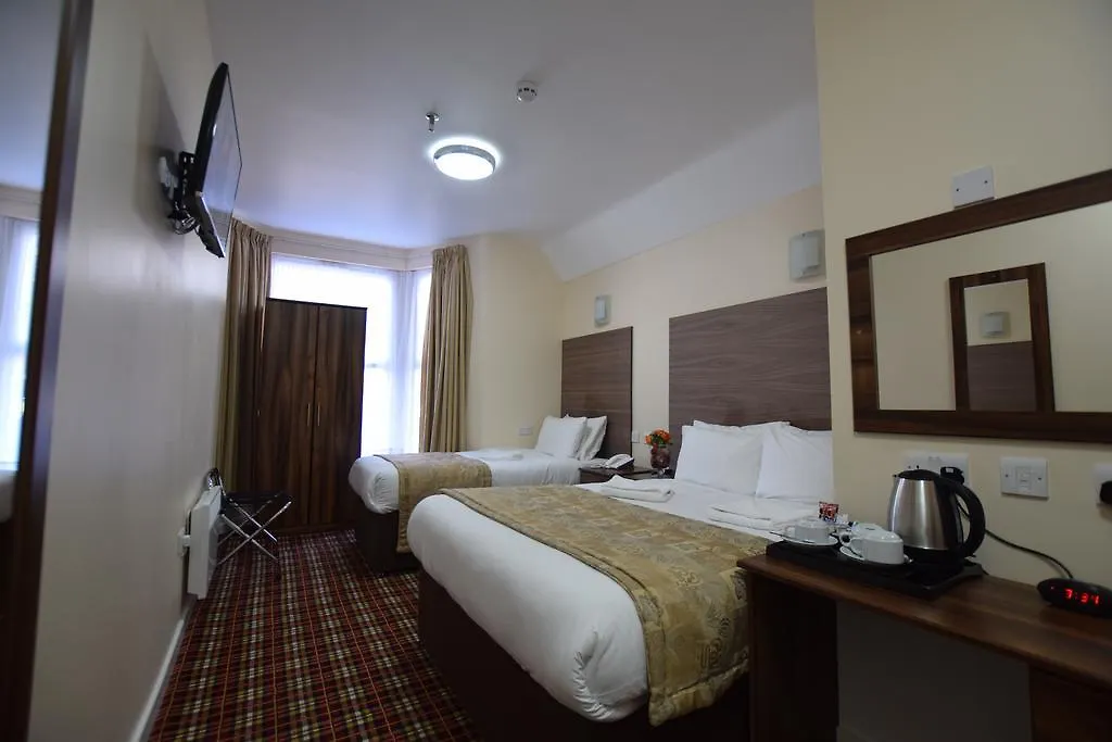 Lucky 8 Hotel Ilford